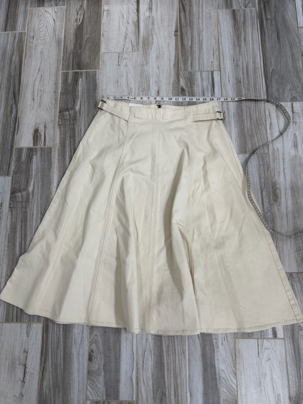 Banana Republic ecru denim swing skirt